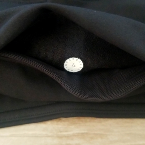 LULULEMON ATHLETICA High Rish Fast Shorts Size 4 EUC - Picture 7 of 7